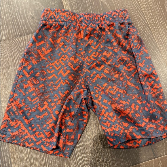 2 Piece Bundle Lot PLACE Patterned Athletic Shorts Set - Picture 3 of 4